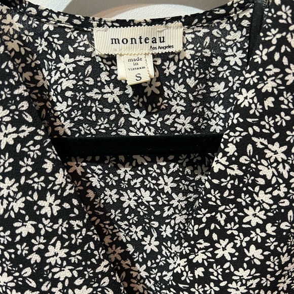 Black and white floral faux wrap blouse - size small - Picture 3 of 3